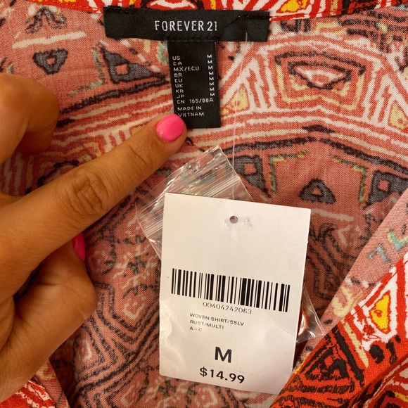 Patterned Button-Up top - Picture 3 of 4